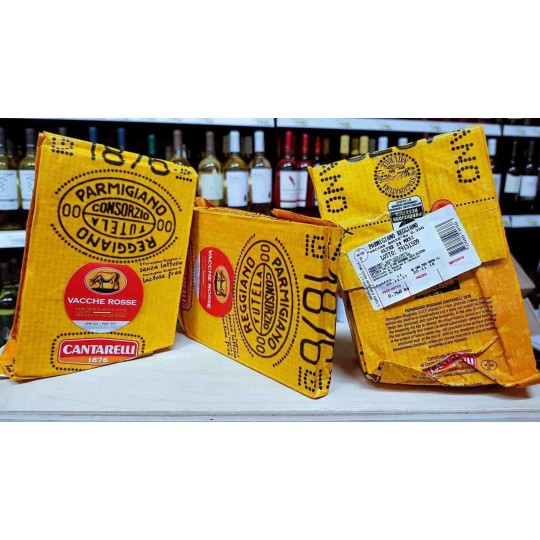 Parmigiano Reggiano Vacche Rosse 500 gr Cantarelli Parmigiano Reggiano Vacche Rosse 500 gr Cantarelli