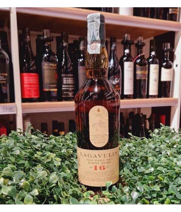 Lagavulin 16 Anni Scotch Single Malt Whisky 70cl - www. -  Gusti di Puglia - Prodotti Tipici Pugliesi