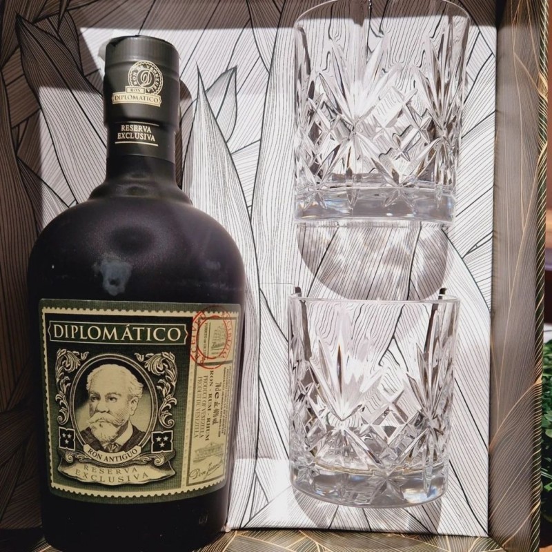 Diplomatico Reserva Exclusiva Rum 70cl con bicchieri