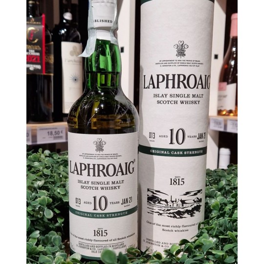 Laphroaig Islay Single Malt Scotch Whisky, 10 Years 70cl