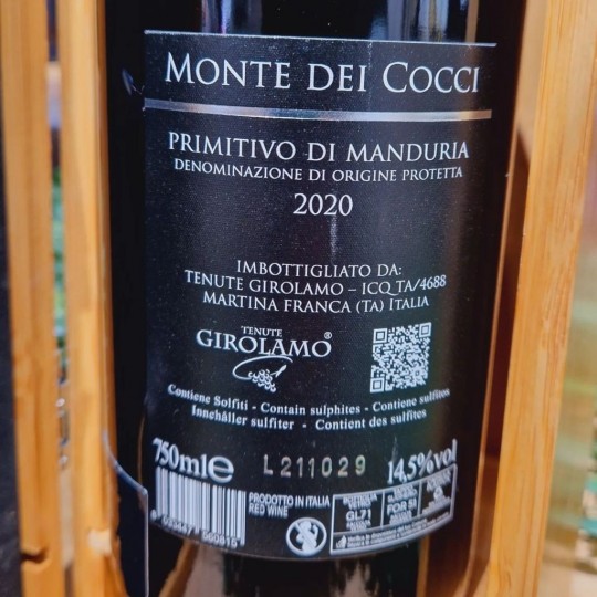 Monte dei Cocci Primitivo di Manduria D.O.C. Tenute Girolamo cl.75 Monte dei Cocci Primitivo di Manduria D.O.C. Tenute Girolamo cl.75