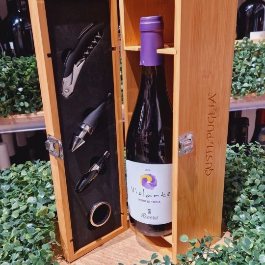 Violante Nero di Troia Castel del Monte Puglia D.O.C. 75 cl Rivera Violante Nero di Troia Castel del Monte Puglia D.O.C. 75 cl Rivera