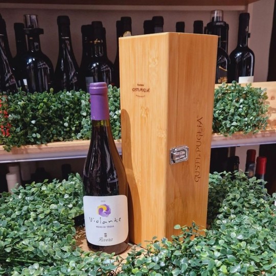 Violante Nero di Troia Castel del Monte Puglia D.O.C. 75 cl Rivera Violante Nero di Troia Castel del Monte Puglia D.O.C. 75 cl Rivera