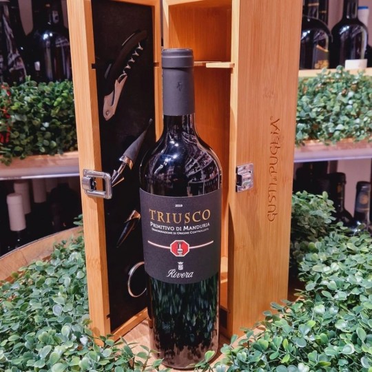 Triusco Primitivo di Manduria Puglia I.G.T. 75 cl Rivera Triusco Primitivo di Manduria Puglia I.G.T. 75 cl Rivera