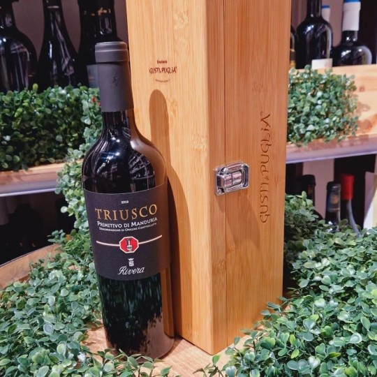 Triusco Primitivo di Manduria Puglia I.G.T. 75 cl Rivera Triusco Primitivo di Manduria Puglia I.G.T. 75 cl Rivera