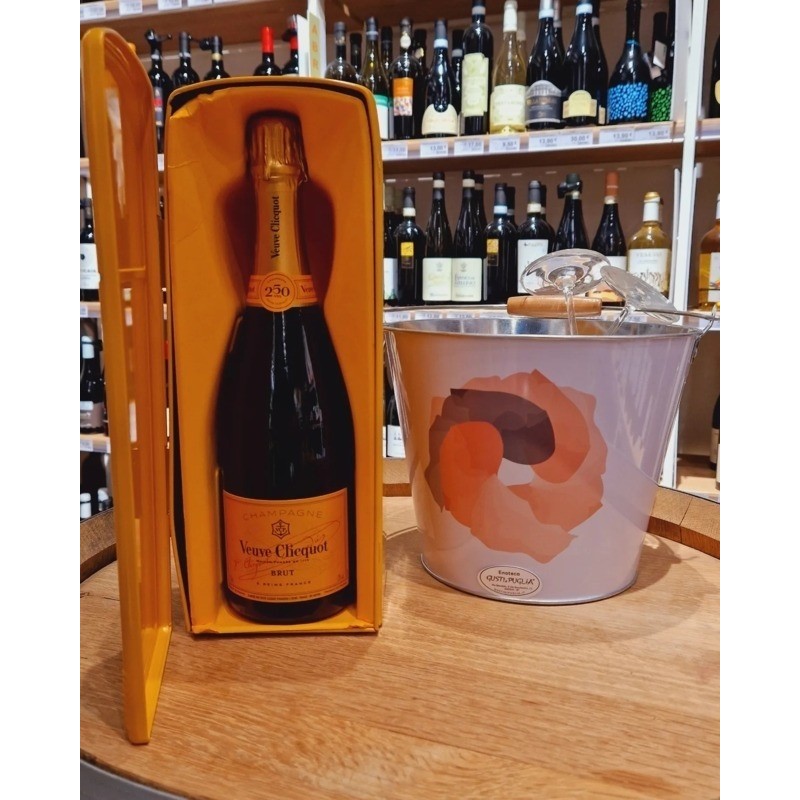 Fridge by Smeg Champagne Brut Yellow Label Veuve Clicquot 75cl