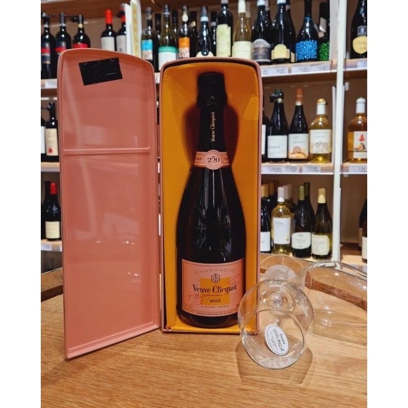 Veuve Clicquot Fridge by Smeg Brut Rosé Champagne 75cl
