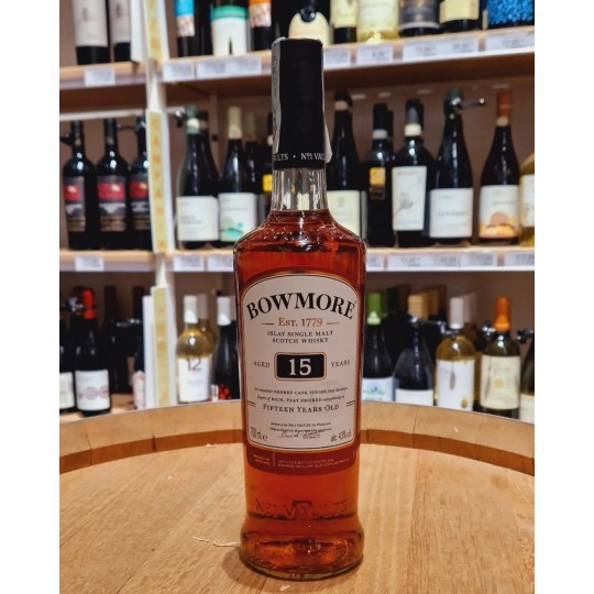 Bowmore Islay Single Malt Scotch Whisky Aged 15 Years 70cl